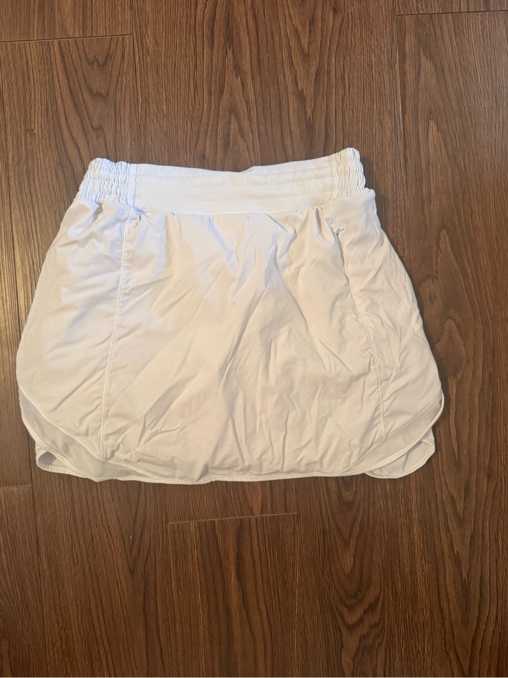 Lululemon White Women’s Athletic Skort with Elastic Waistband